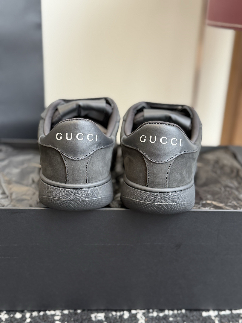 GC Sneakers