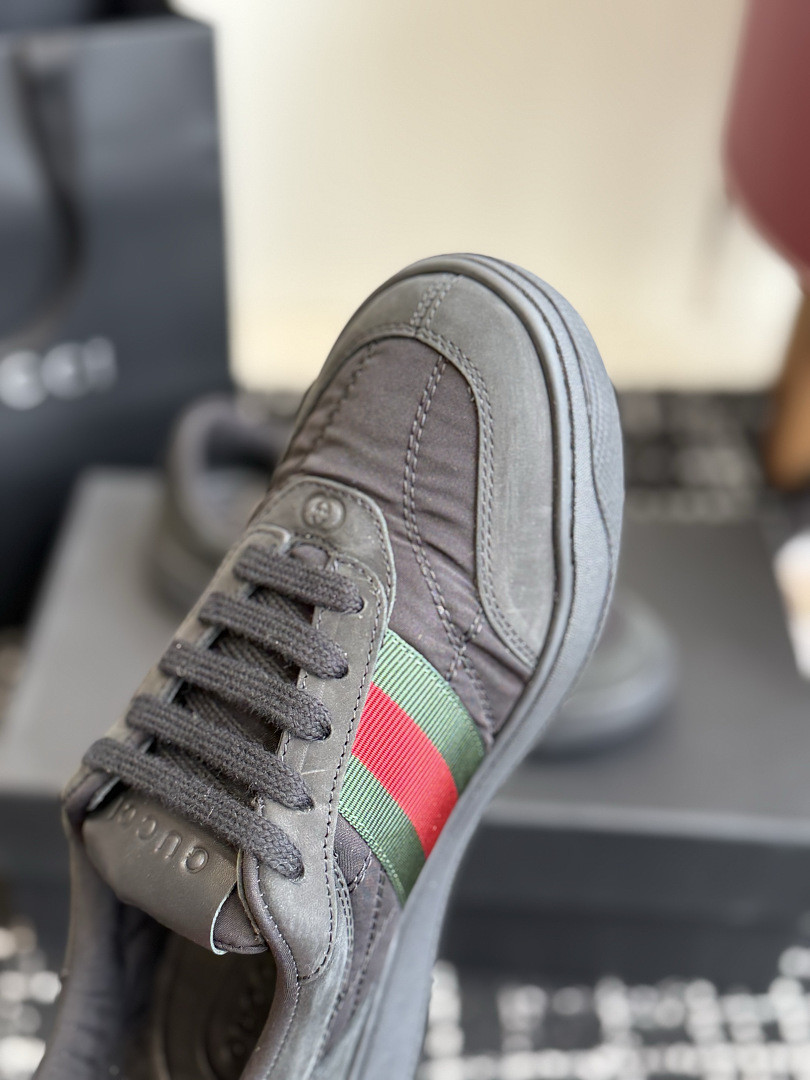 GC Sneakers