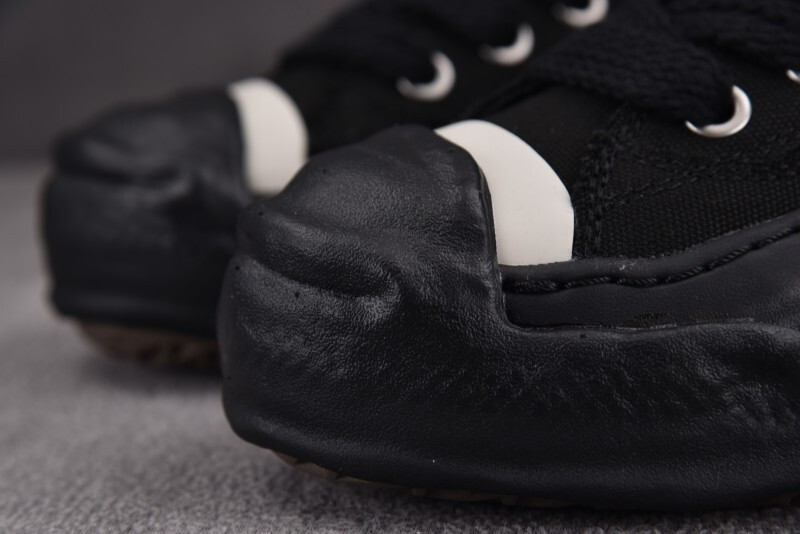 Ma1s0n Mihara Sneakers