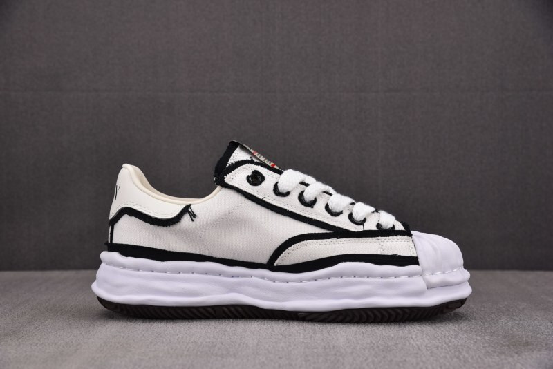 Ma1s0n Mihara Sneakers