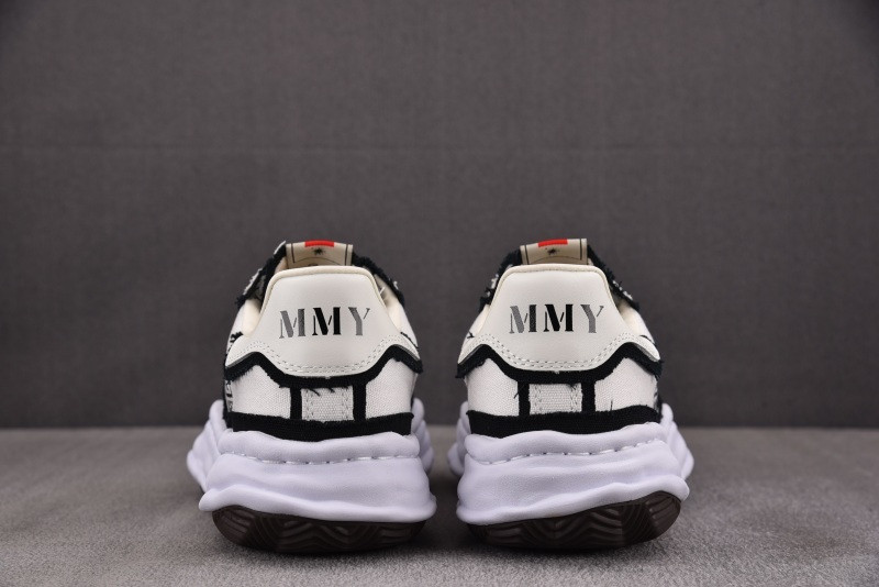 Ma1s0n Mihara Sneakers
