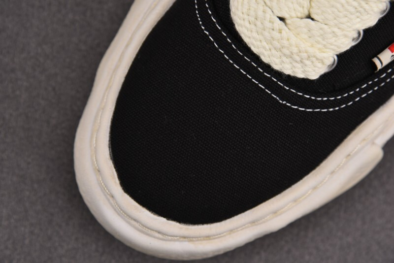 Ma1s0n Mihara Sneakers