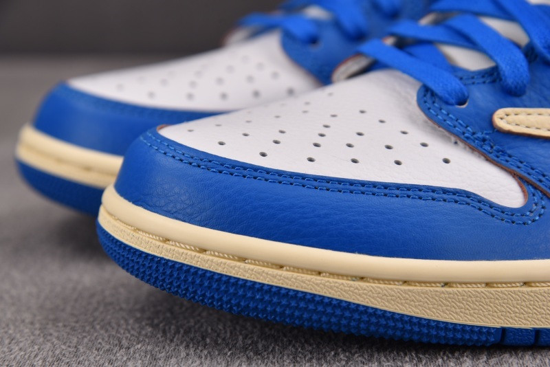 Travis Scott x Air Jordan 1 Low DM7866-111