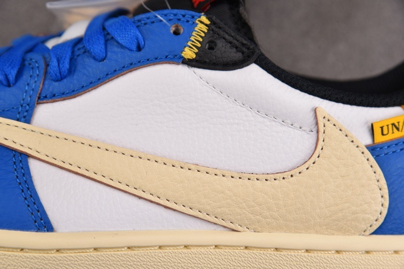 Travis Scott x Air Jordan 1 Low DM7866-111