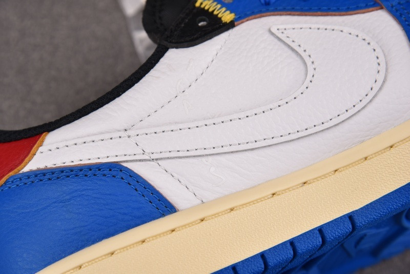 Travis Scott x Air Jordan 1 Low DM7866-111