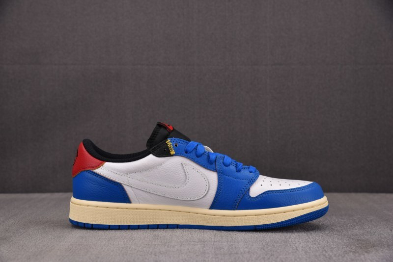 Travis Scott x Air Jordan 1 Low DM7866-111
