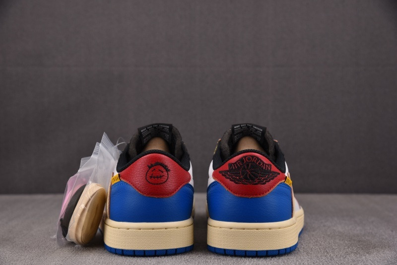 Travis Scott x Air Jordan 1 Low DM7866-111
