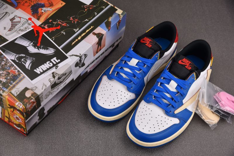 Travis Scott x Air Jordan 1 Low DM7866-111