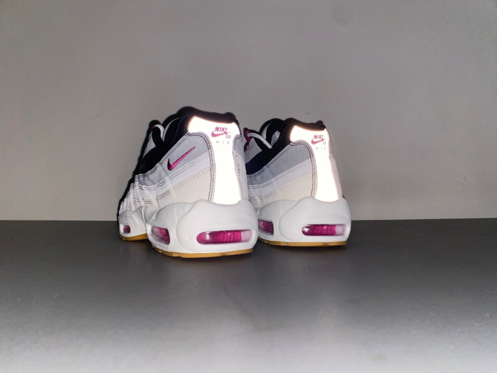 Nike SB x Air Max 95 HF7545-100