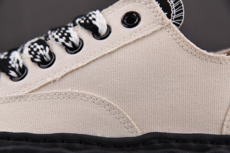 Ma1s0n Mihara Sneakers