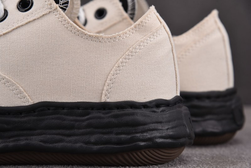 Ma1s0n Mihara Sneakers