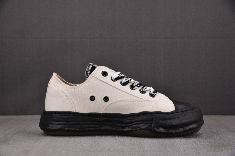 Ma1s0n Mihara Sneakers