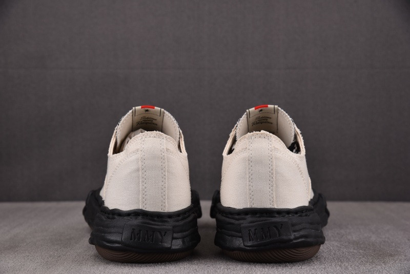 Ma1s0n Mihara Sneakers