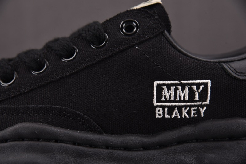 Ma1s0n Mihara Sneakers