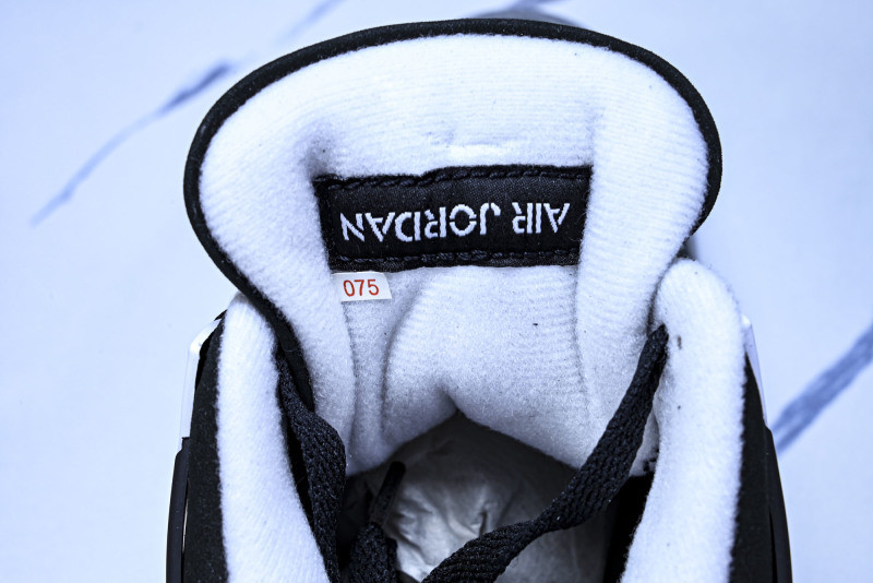 Air Jordan 4 "Fear" FQ8138-002