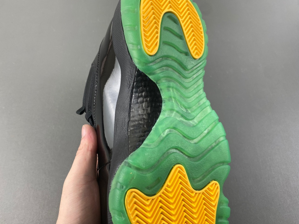 Air Jordan 11 Retro "Green Black" CT8012-037