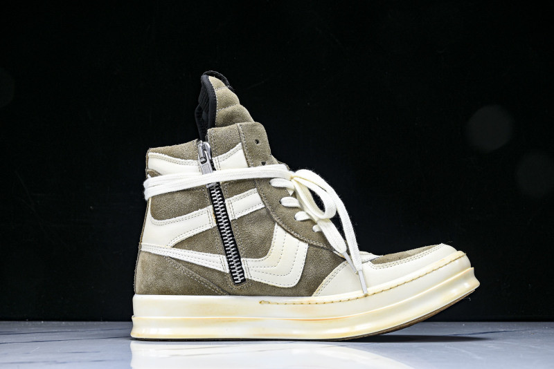 RO Sneakers