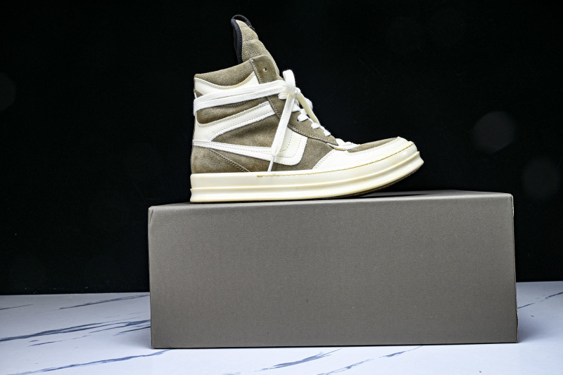 RO Sneakers