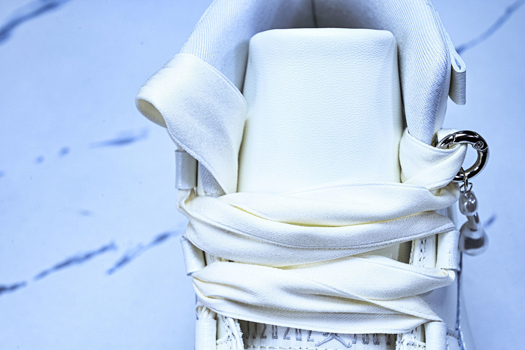 Air Jordan 11 “Pearl” AR0715-11O