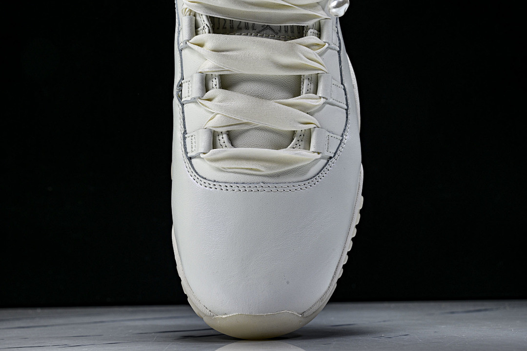 Air Jordan 11 “Pearl” AR0715-11O