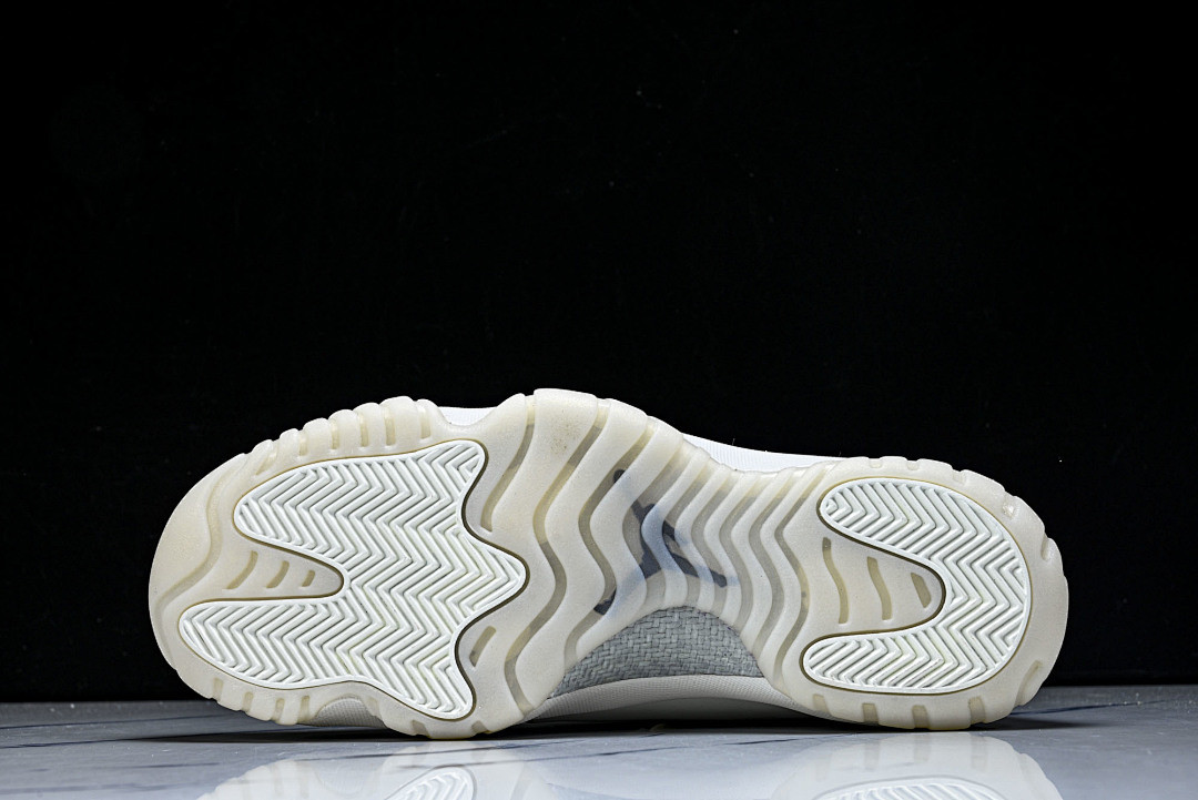 Air Jordan 11 “Pearl” AR0715-11O