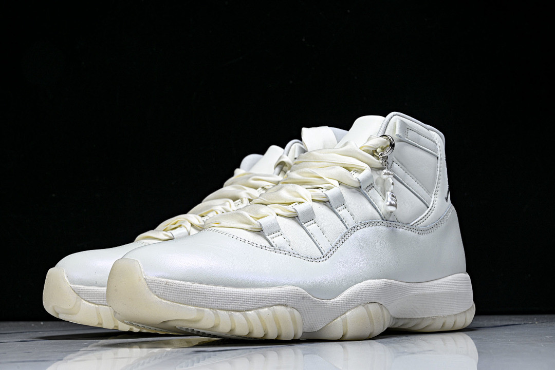 Air Jordan 11 “Pearl” AR0715-11O