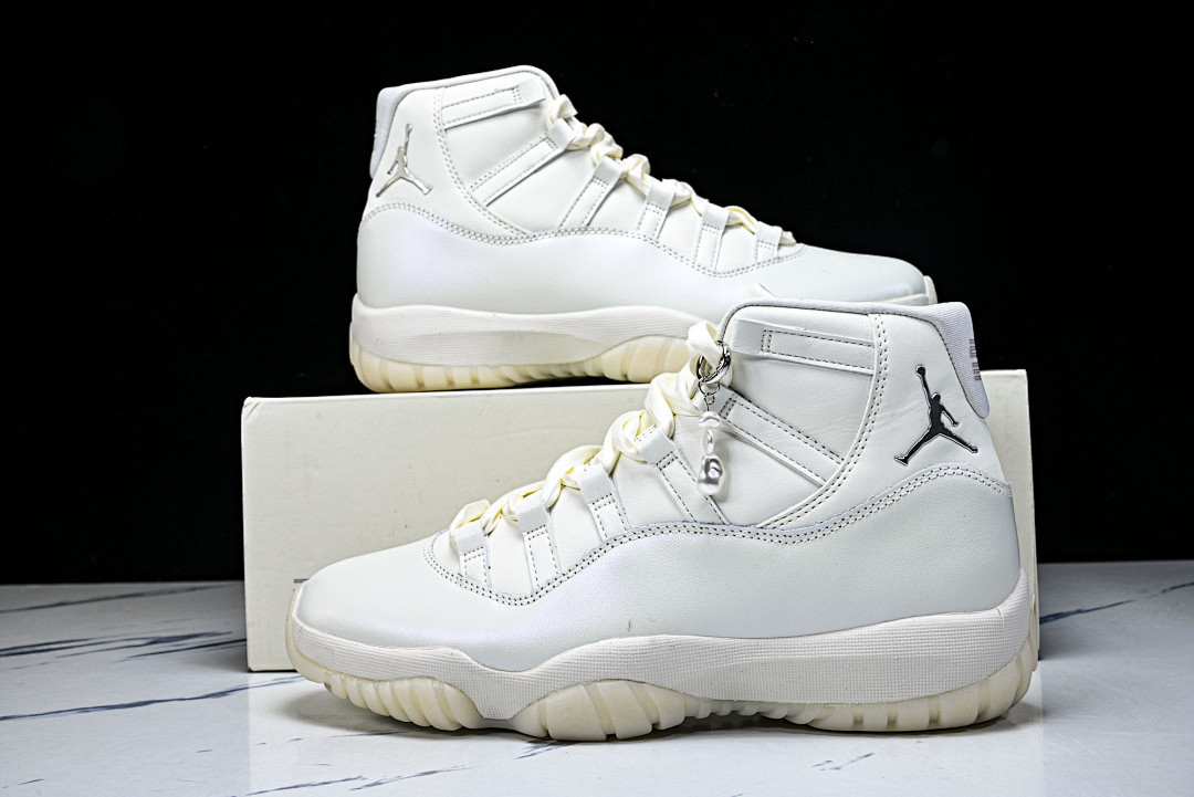 Air Jordan 11 “Pearl” AR0715-11O
