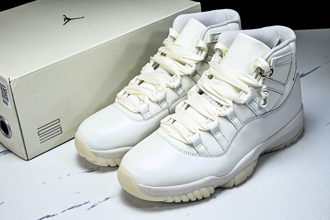 Air Jordan 11 “Pearl” AR0715-11O