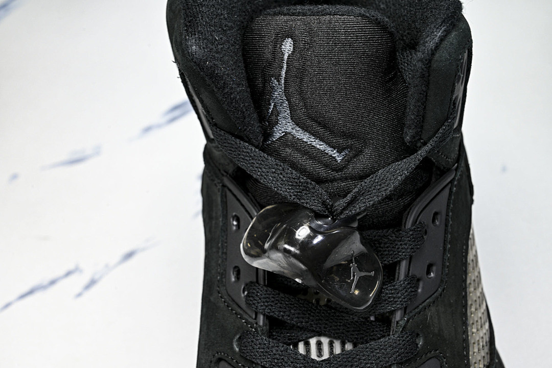Air Jordan 5 Retro "Black Cat" FZ2239-001