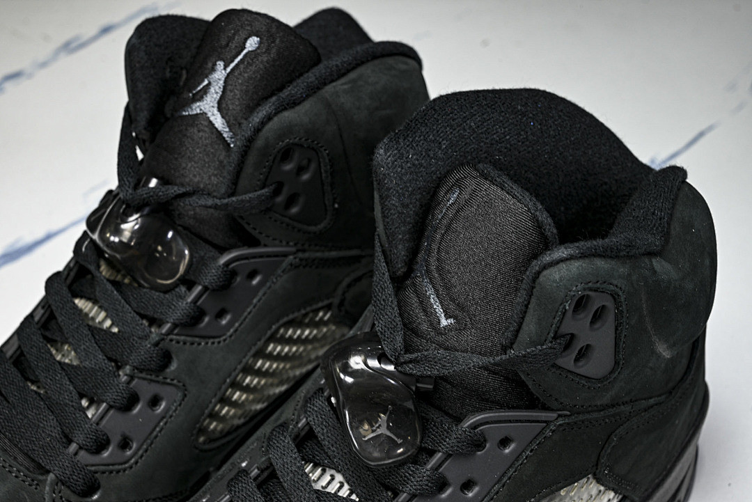 Air Jordan 5 Retro "Black Cat" FZ2239-001
