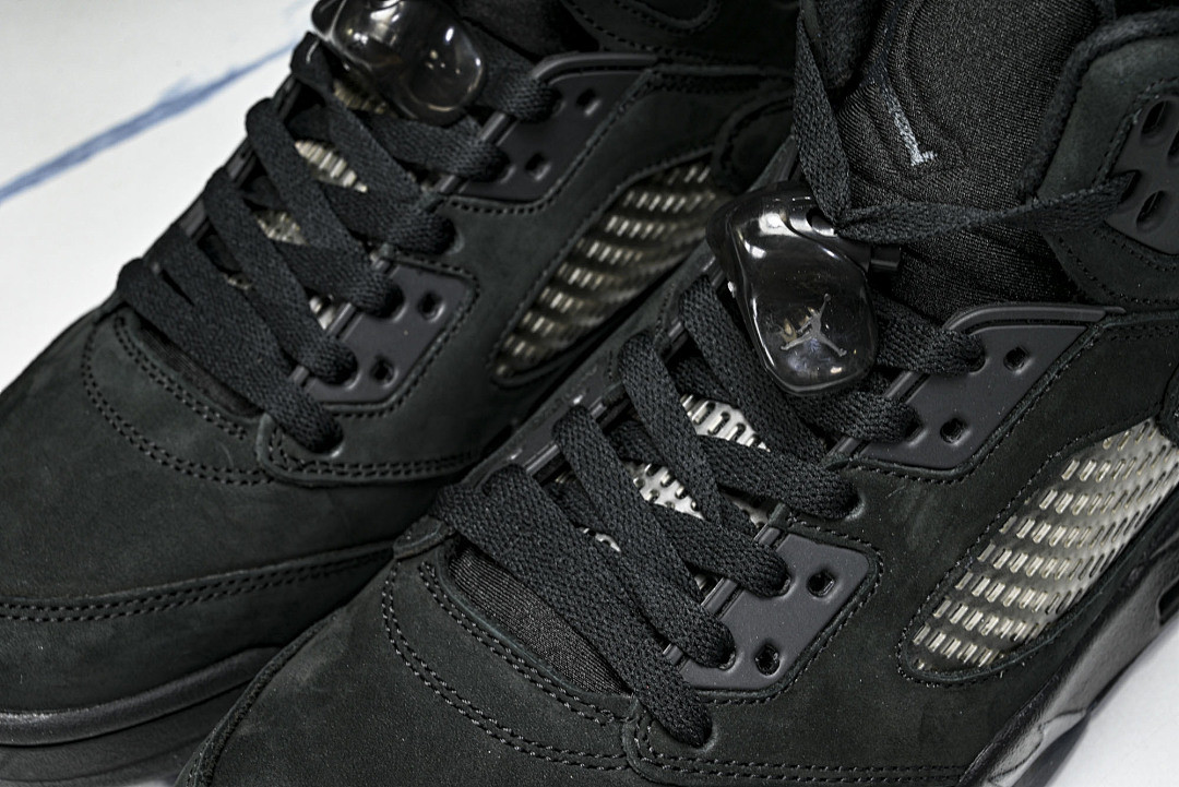 Air Jordan 5 Retro "Black Cat" FZ2239-001