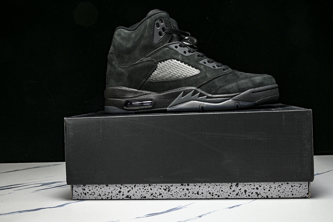 Air Jordan 5 Retro "Black Cat" FZ2239-001