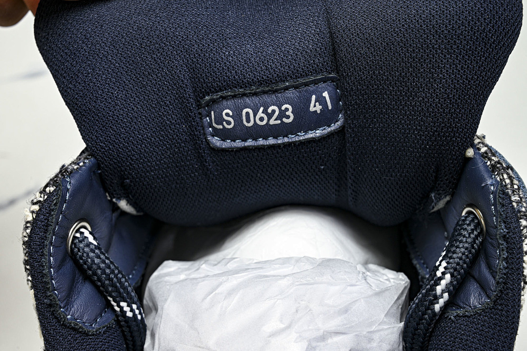 DR B9S Sneaker