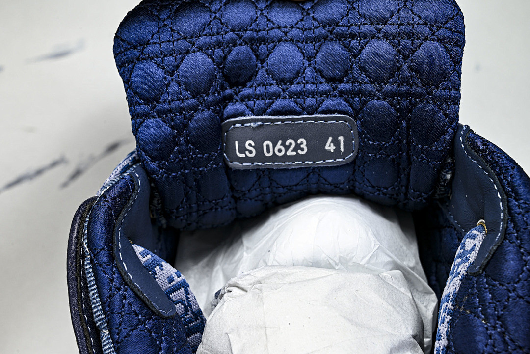 DR B9S Sneaker