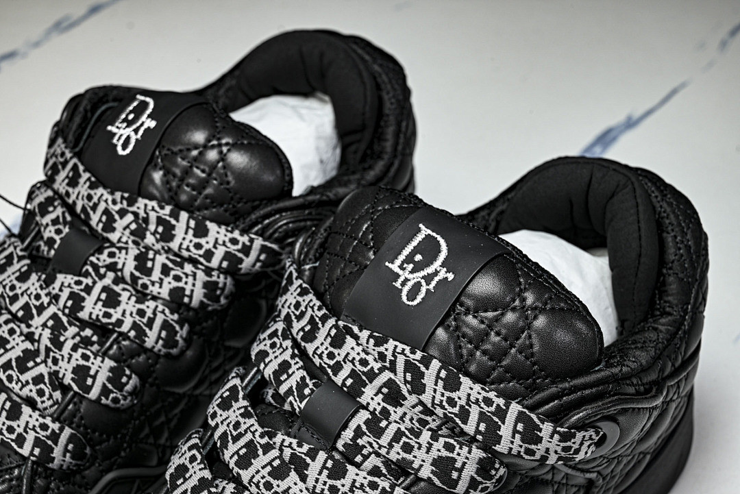 DR B9S Sneaker