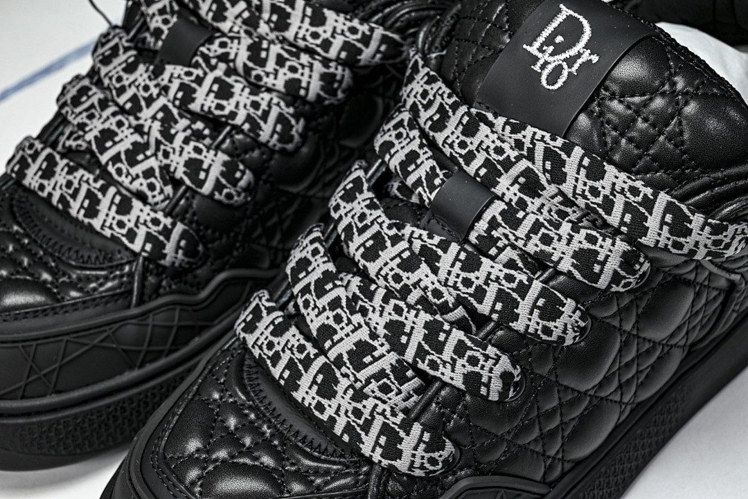 DR B9S Sneaker