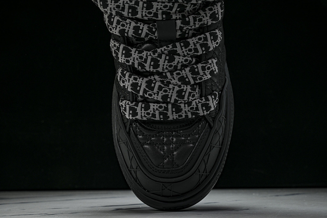 DR B9S Sneaker