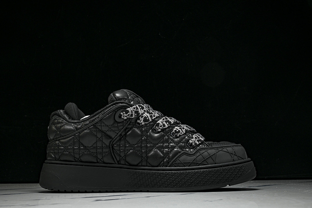 DR B9S Sneaker
