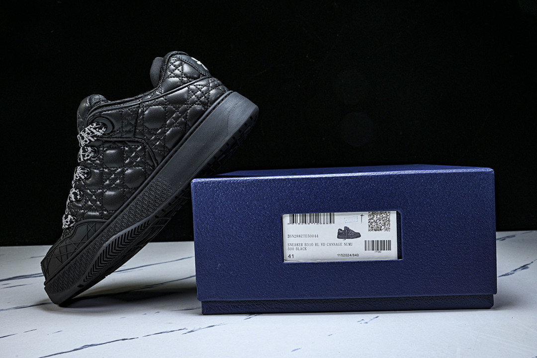 DR B9S Sneaker