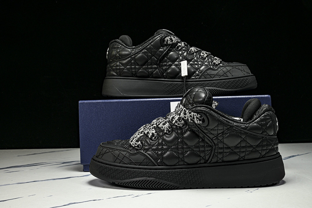 DR B9S Sneaker