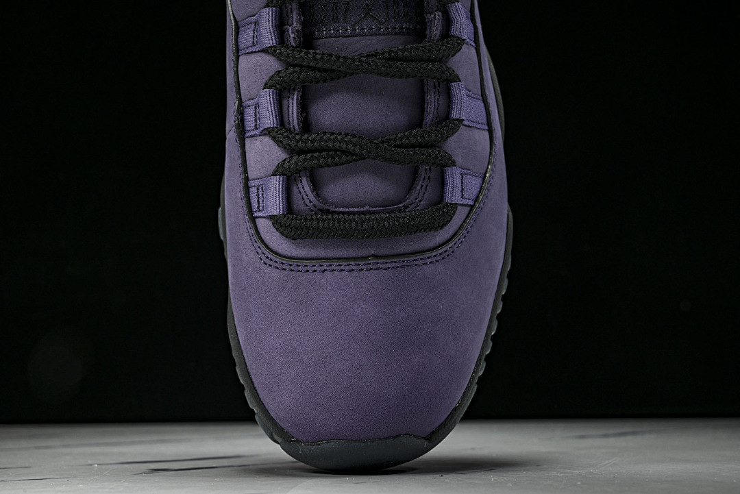 Air Jordan 11 “Las Vegas” IO8961-553