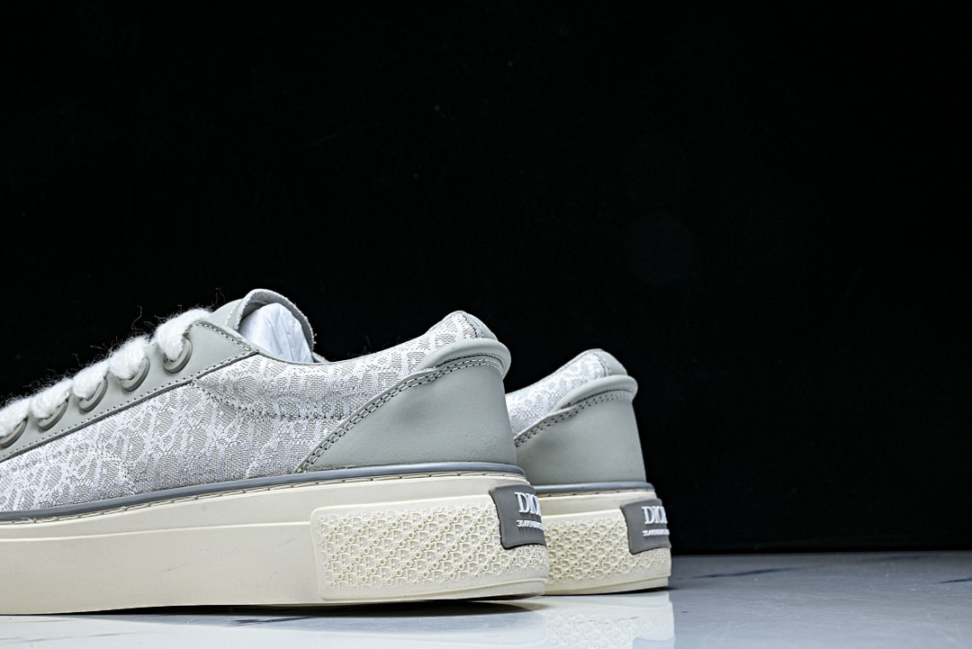 DR B33 Sneaker