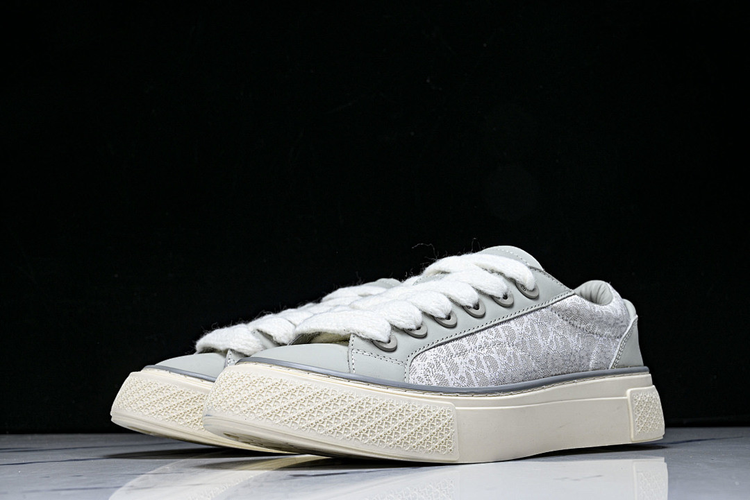 DR B33 Sneaker
