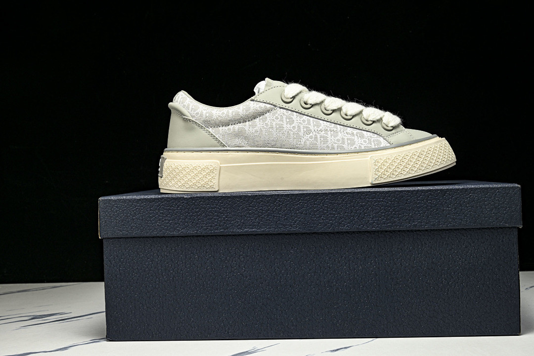 DR B33 Sneaker