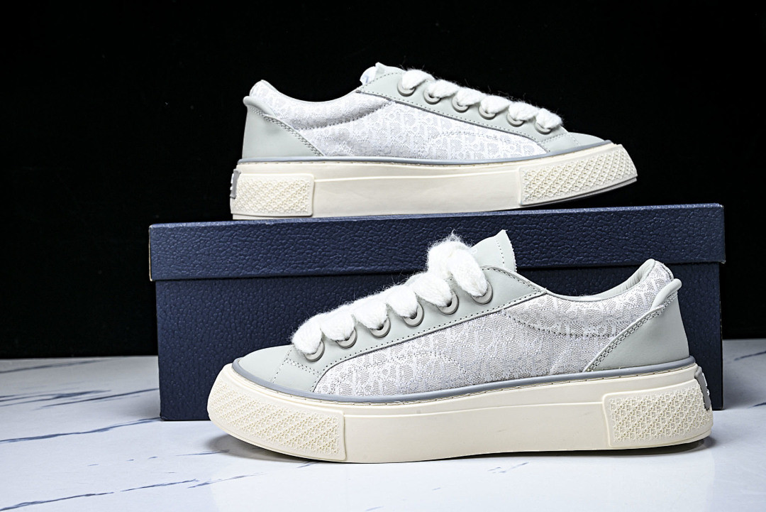 DR B33 Sneaker