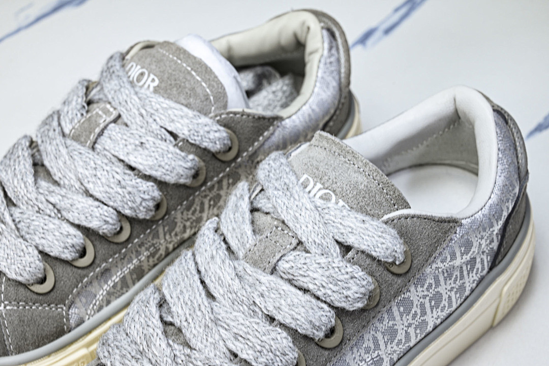 DR B33 Sneaker