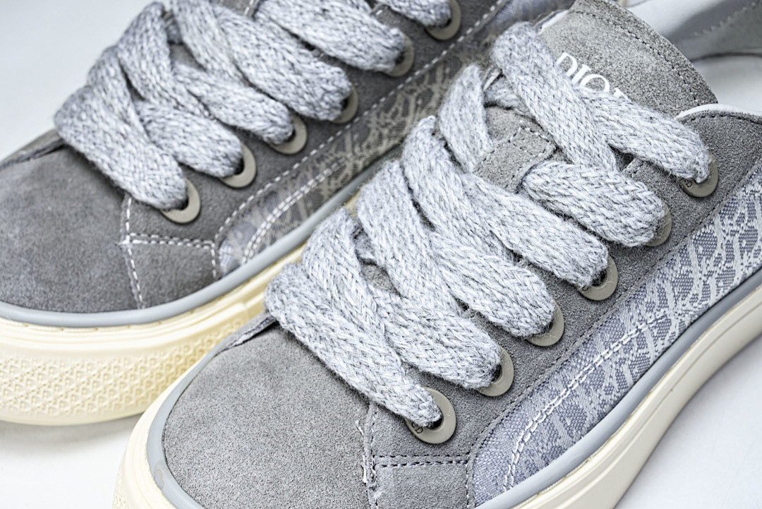 DR B33 Sneaker