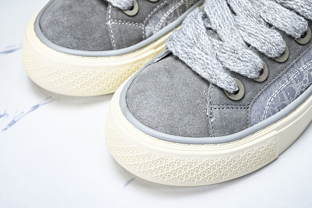 DR B33 Sneaker
