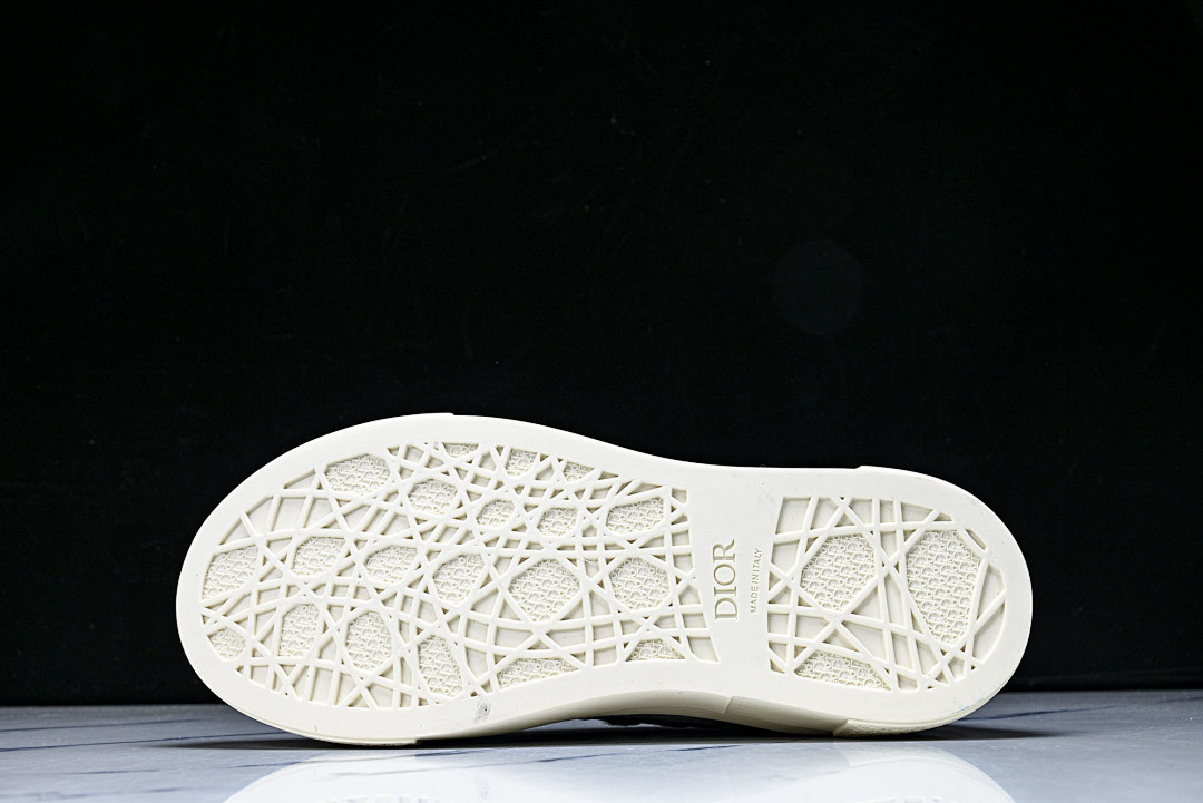 DR B33 Sneaker