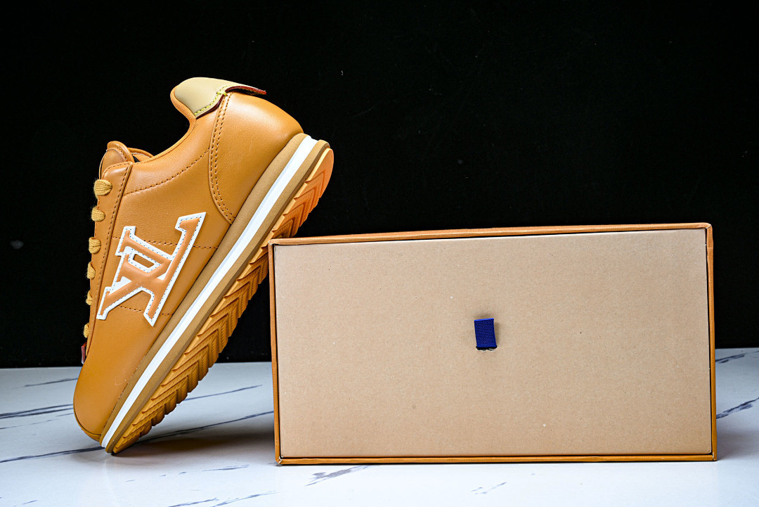 L*V Buttersoft Sneaker